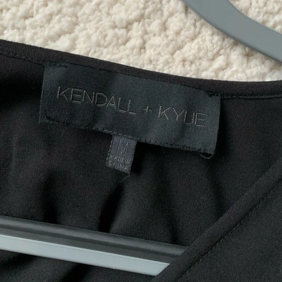 KENDALL + KYLIE Black Deep V Bodysuit - Picture 3 of 4